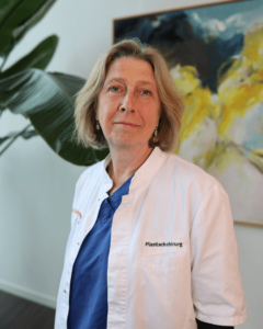 Dr. Martine van Huizum